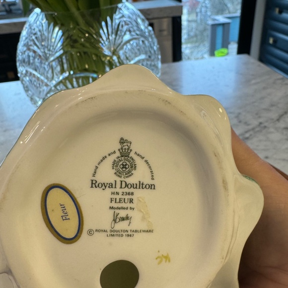 Royal Doulton Pretty Ladies Figurine "Fleur" HN 2368 - Picture 9 of 9